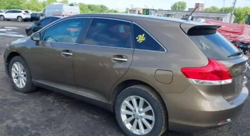 Thumbnail 2 of 2011 Toyota Venza XLE
